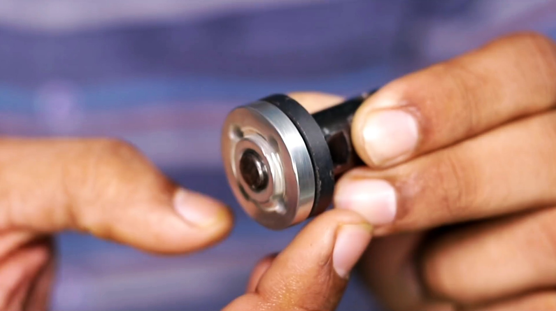 Как сделать ручную мини циркулярку из дешевых материалов