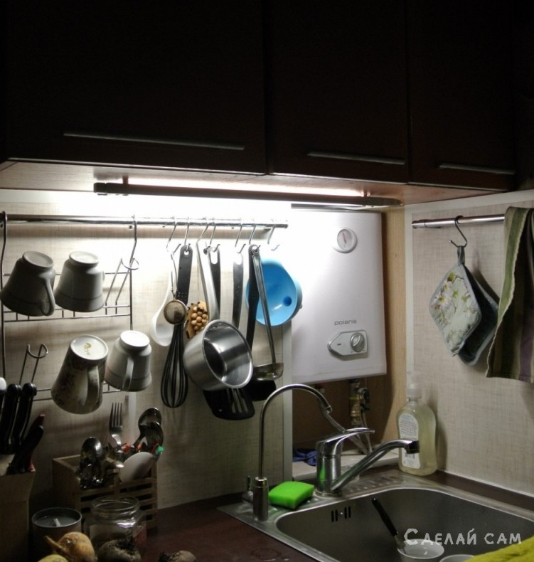 Простая подсветка под кухонный навесной шкаф - «Электричество»