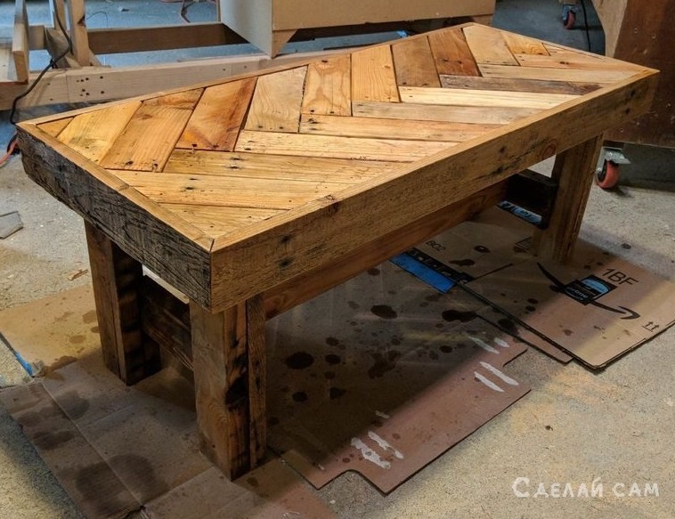 Деревянный столик из паллет с необычной столешницей своими руками - «Мебель сделай сам»