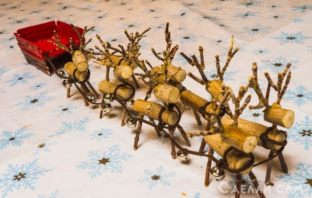 Миниатюрная упряжка с северными оленями из дерева - «Сувениры и подарки»