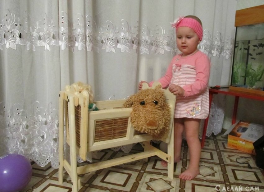 Кроватка для куклы - «Сделай сам из дерева»