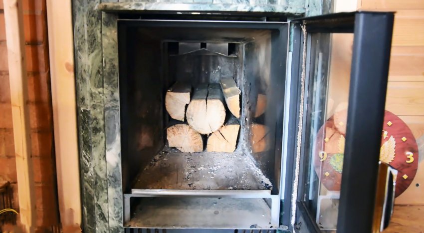 Как закладывать дрова для длительного горения с максимальным КПД - «Сделай сам»