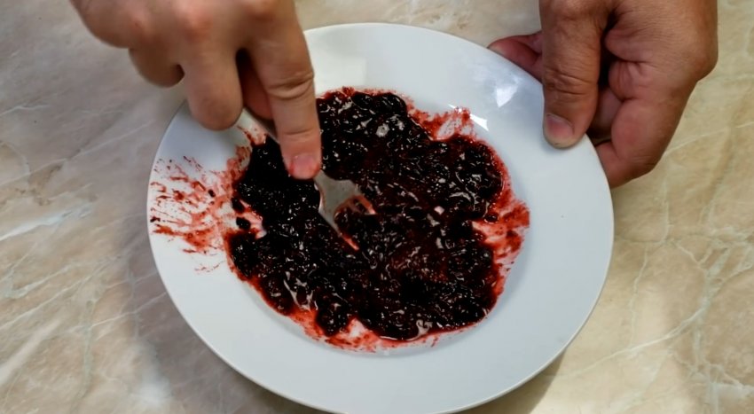 Сливки, сгущенка и ягоды - 3 ингредиента для вкуснейшего домашнего мороженного - «Сделай сам»