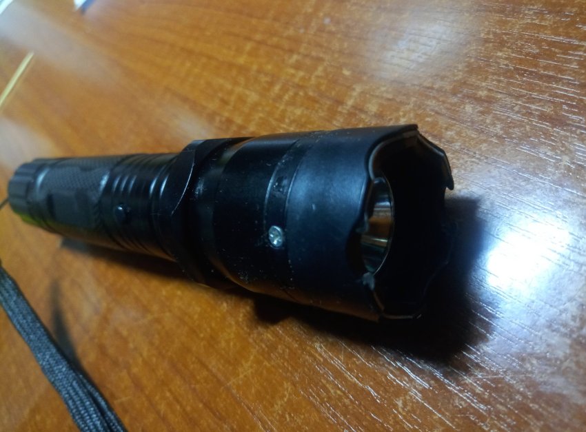 Замена аккумулятора в фонаре Flash Light Type 1101 - «Сделай сам»