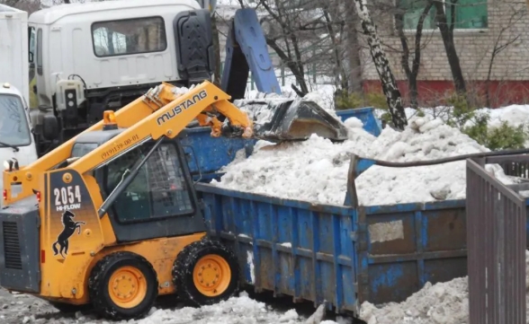 Вывоз снега контейнерами